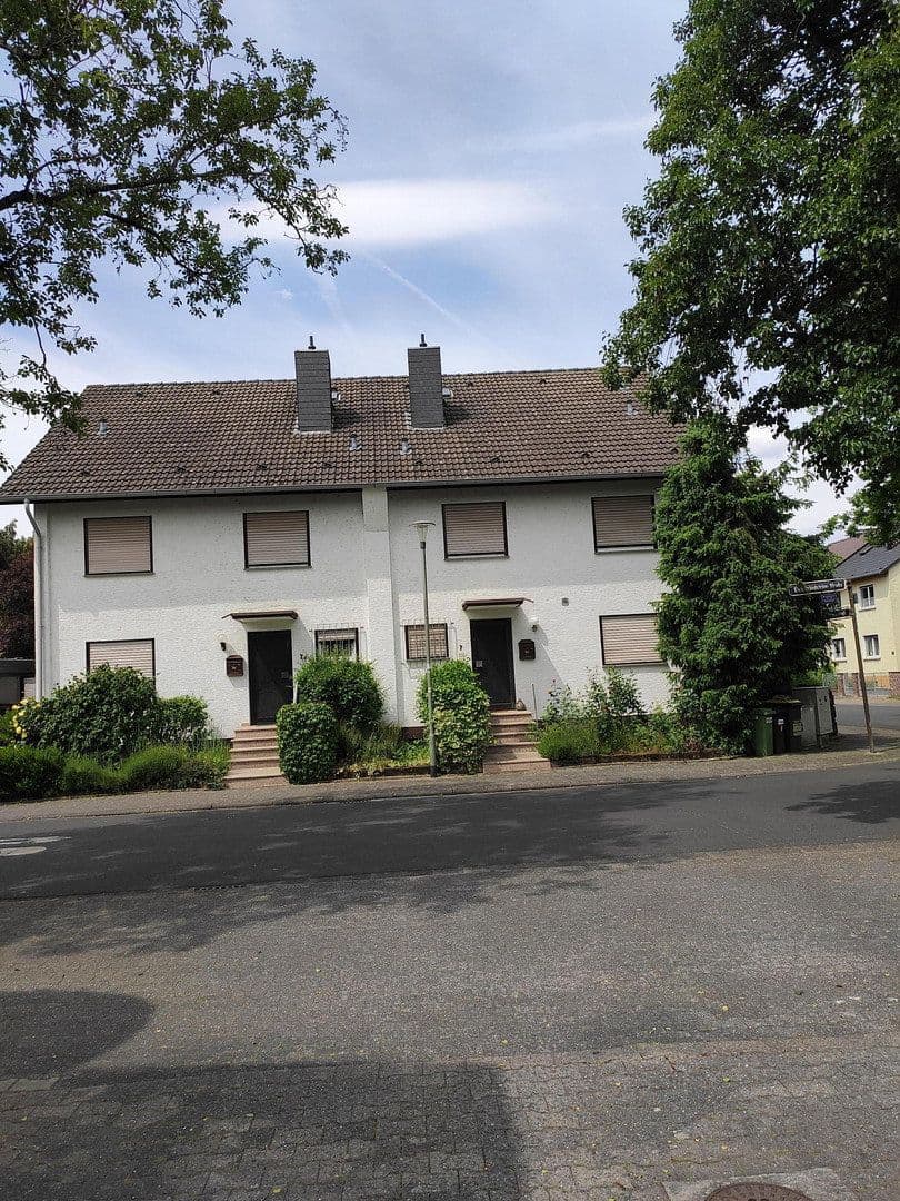 Prenájom domu 250 m², pozemok 300 m², Offenbach-Rumpenheim, Hesensko Prenájom domu 250 m², pozemok 300 m², Offenbach-Rumpenheim, Hesensko