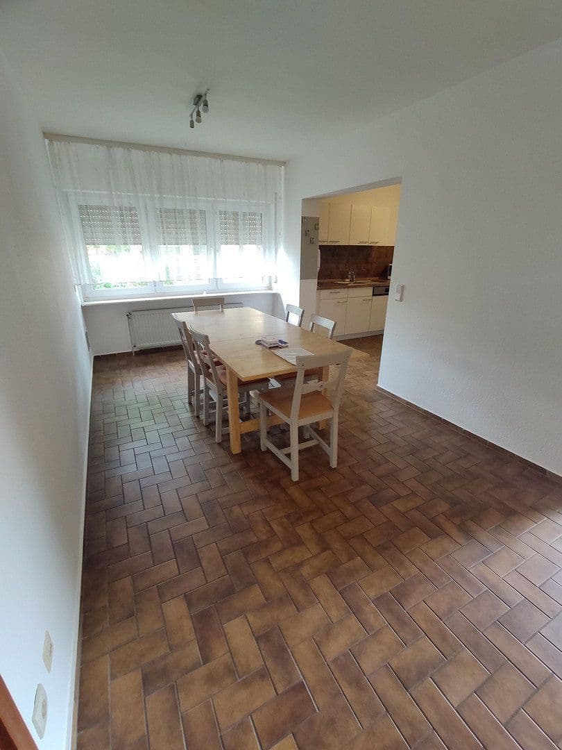 Prenájom domu 250 m², pozemok 300 m², Offenbach-Rumpenheim, Hesensko Prenájom domu 250 m², pozemok 300 m², Offenbach-Rumpenheim, Hesensko
