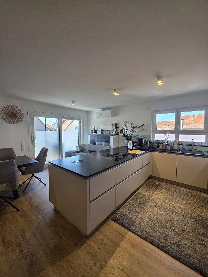 Prenájom bytu 4-izbový 110 m², Krähenstraße 7, Fellbach, Bádensko-Wurttembersko Prenájom bytu 4-izbový 110 m², Krähenstraße 7, Fellbach, Bádensko-Wurttembersko