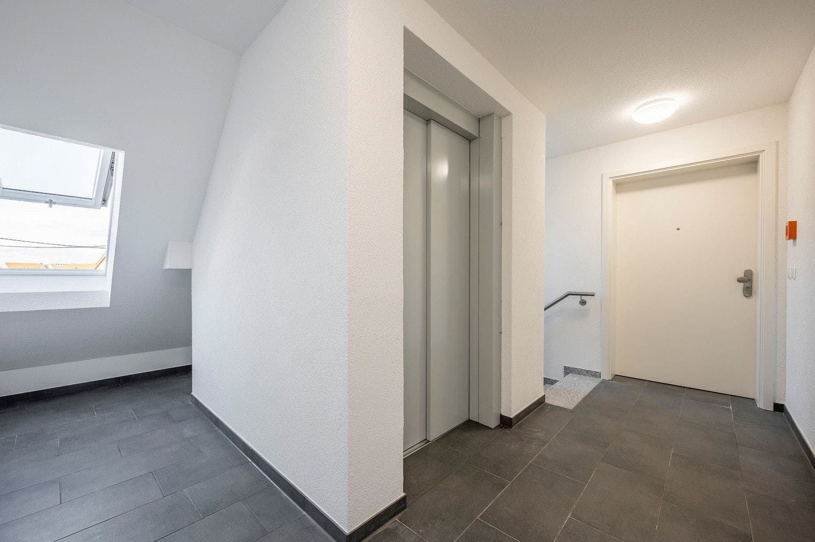 Prenájom bytu 4-izbový 110 m², Krähenstraße 7, Fellbach, Bádensko-Wurttembersko Prenájom bytu 4-izbový 110 m², Krähenstraße 7, Fellbach, Bádensko-Wurttembersko