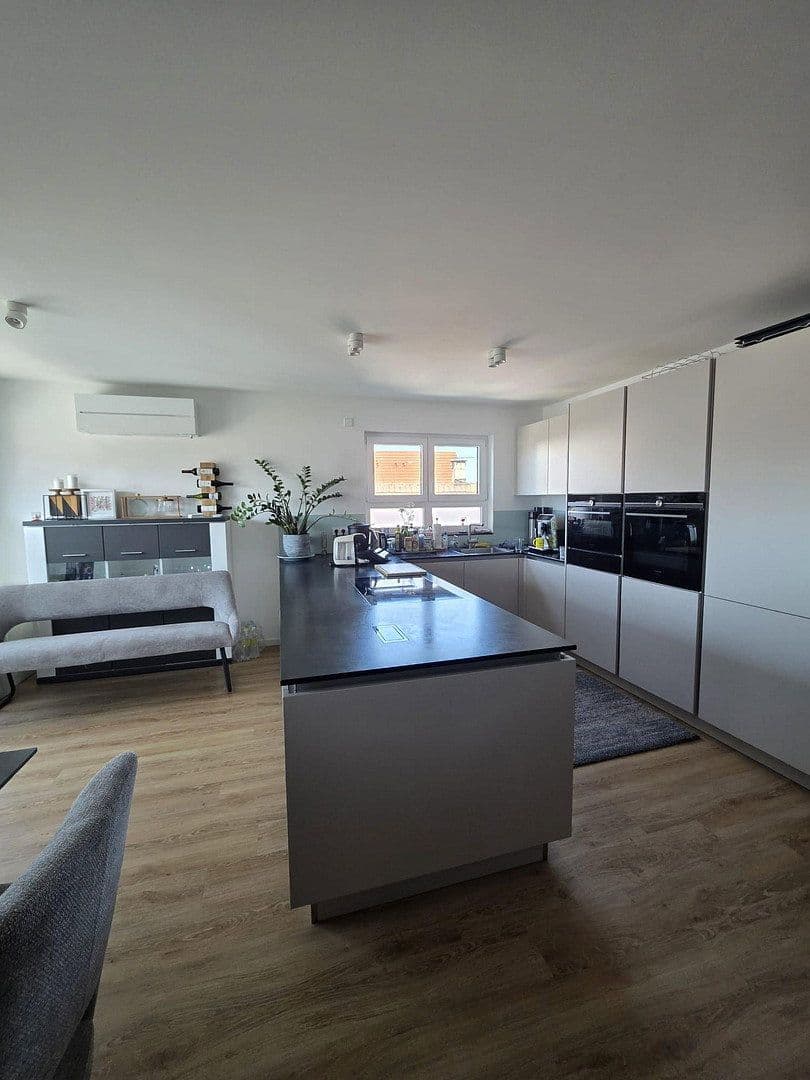 Prenájom bytu 4-izbový 110 m², Krähenstraße 7, Fellbach, Bádensko-Wurttembersko Prenájom bytu 4-izbový 110 m², Krähenstraße 7, Fellbach, Bádensko-Wurttembersko