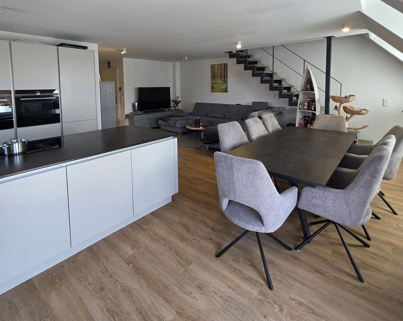 Prenájom bytu 4-izbový 110 m², Krähenstraße 7, Fellbach, Bádensko-Wurttembersko Prenájom bytu 4-izbový 110 m², Krähenstraße 7, Fellbach, Bádensko-Wurttembersko