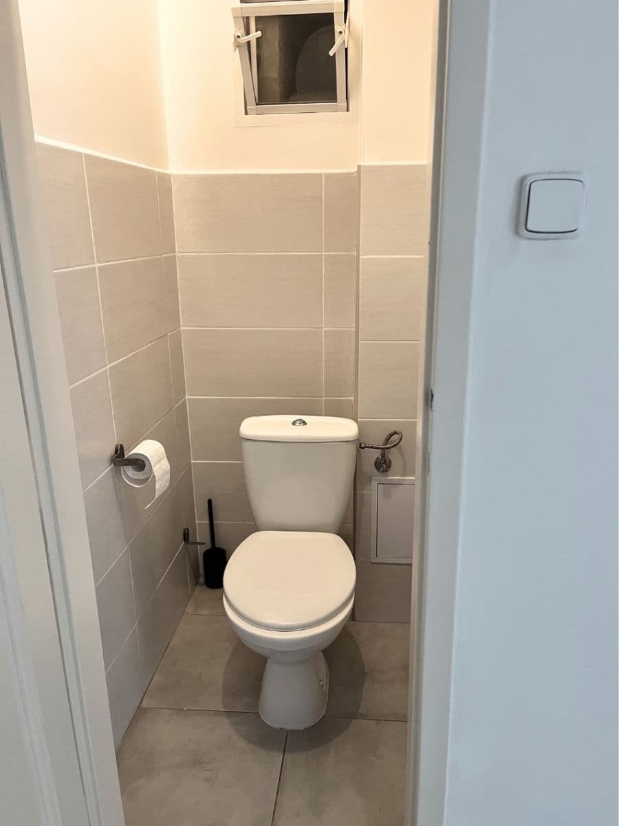 Prenájom bytu 2-izbový 53 m², Černokostelecká, Praha, Praha Prenájom bytu 2-izbový 53 m², Černokostelecká, Praha, Praha