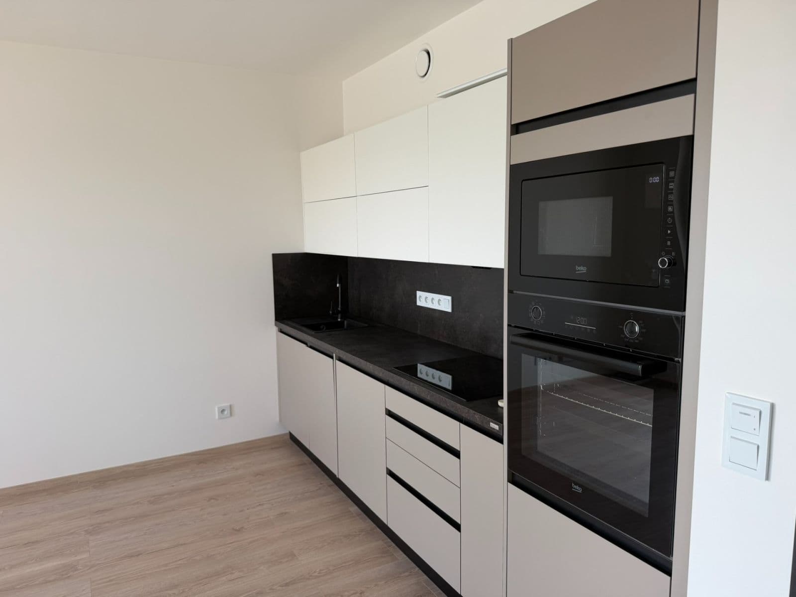 Prenájom bytu 1-izbový 31 m², Arnošta Staňka, Praha, Praha Prenájom bytu 1-izbový 31 m², Arnošta Staňka, Praha, Praha