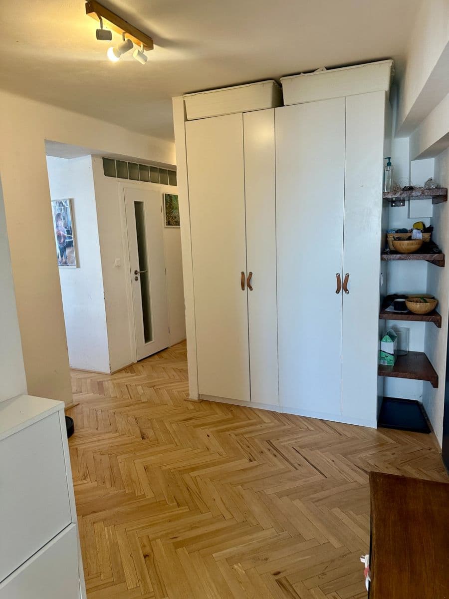 Prenájom bytu 3-izbový 94 m², Vrbenského, Praha, Praha Prenájom bytu 3-izbový 94 m², Vrbenského, Praha, Praha
