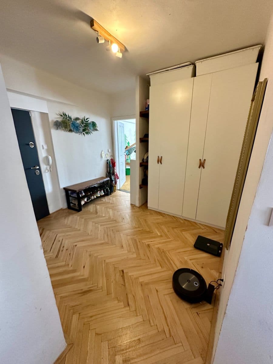 Prenájom bytu 3-izbový 94 m², Vrbenského, Praha, Praha Prenájom bytu 3-izbový 94 m², Vrbenského, Praha, Praha