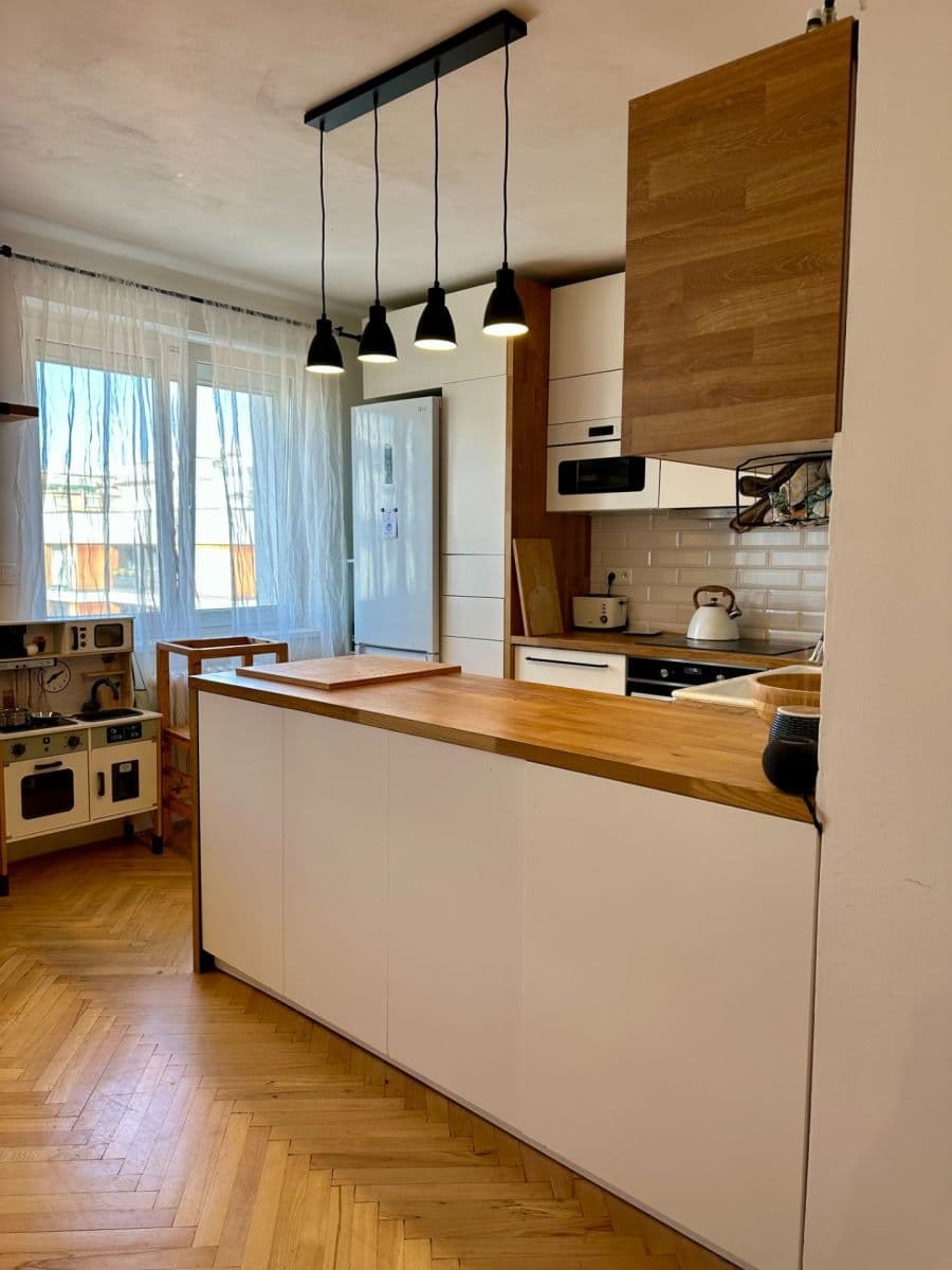 Prenájom bytu 3-izbový 94 m², Vrbenského, Praha, Praha Prenájom bytu 3-izbový 94 m², Vrbenského, Praha, Praha