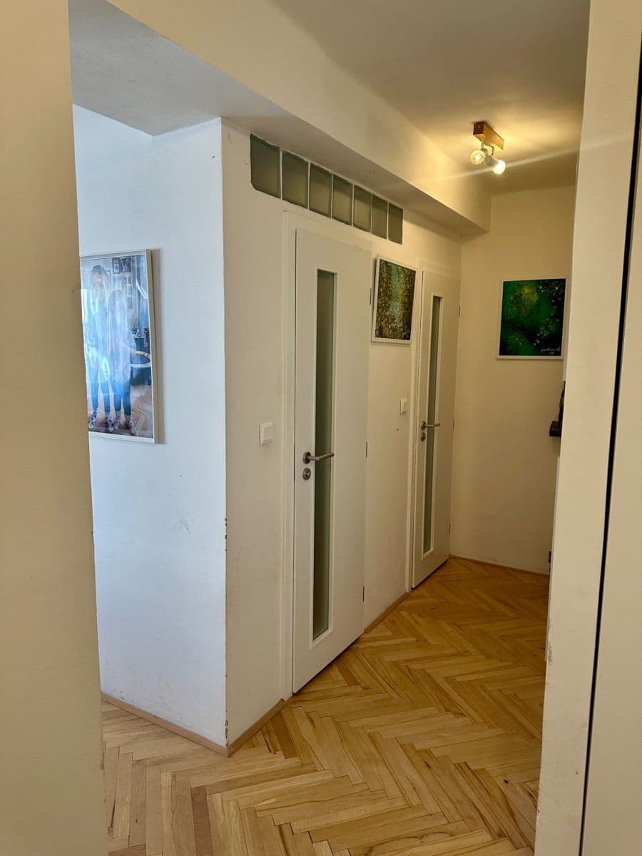 Prenájom bytu 3-izbový 94 m², Vrbenského, Praha, Praha Prenájom bytu 3-izbový 94 m², Vrbenského, Praha, Praha