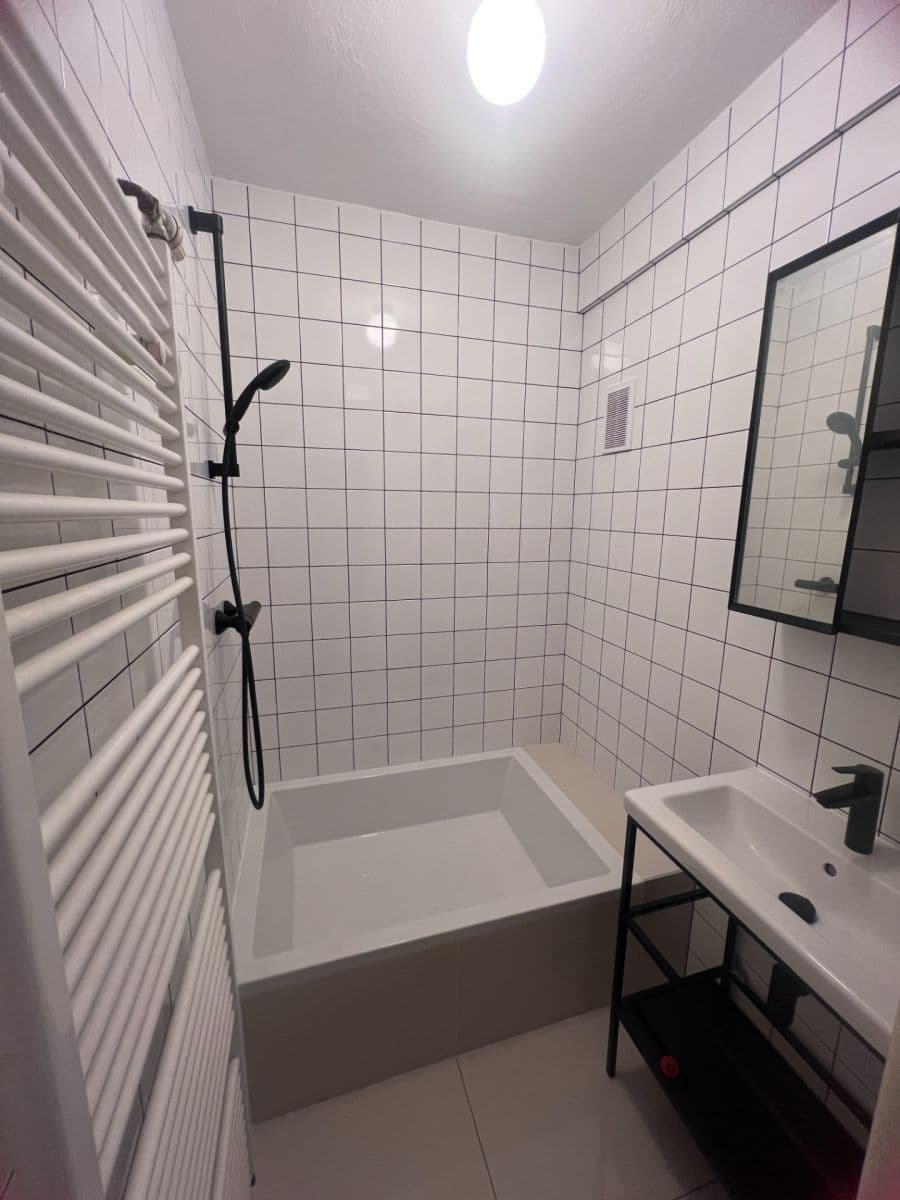 Prenájom bytu 2-izbový 70 m², Amurská, Praha, Praha Prenájom bytu 2-izbový 70 m², Amurská, Praha, Praha
