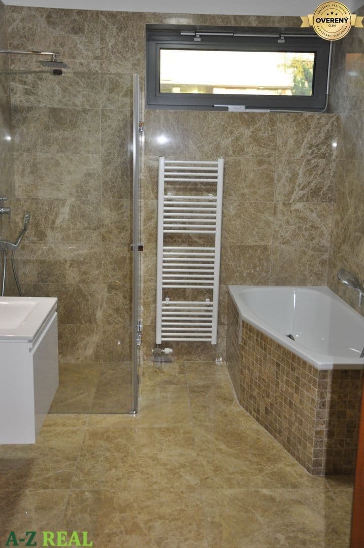 Prenájom bytu 5-izbový 170 m², Kráľovské údolie, Bratislava - mestská časť Staré Mesto, Bratislavský kraj Prenájom bytu 5-izbový 170 m², Kráľovské údolie, Bratislava - mestská časť Staré Mesto, Bratislavský kraj