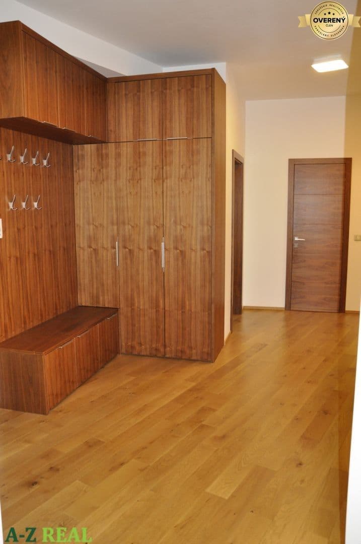 Prenájom bytu 5-izbový 170 m², Kráľovské údolie, Bratislava - mestská časť Staré Mesto, Bratislavský kraj Prenájom bytu 5-izbový 170 m², Kráľovské údolie, Bratislava - mestská časť Staré Mesto, Bratislavský kraj