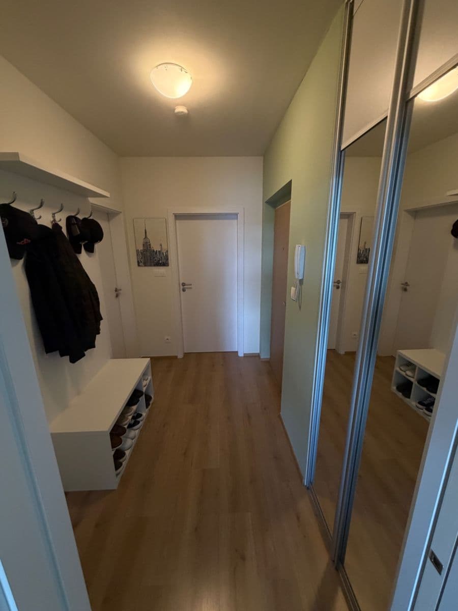 Prenájom bytu 2-izbový 58 m², Zlochova, Praha, Praha Prenájom bytu 2-izbový 58 m², Zlochova, Praha, Praha