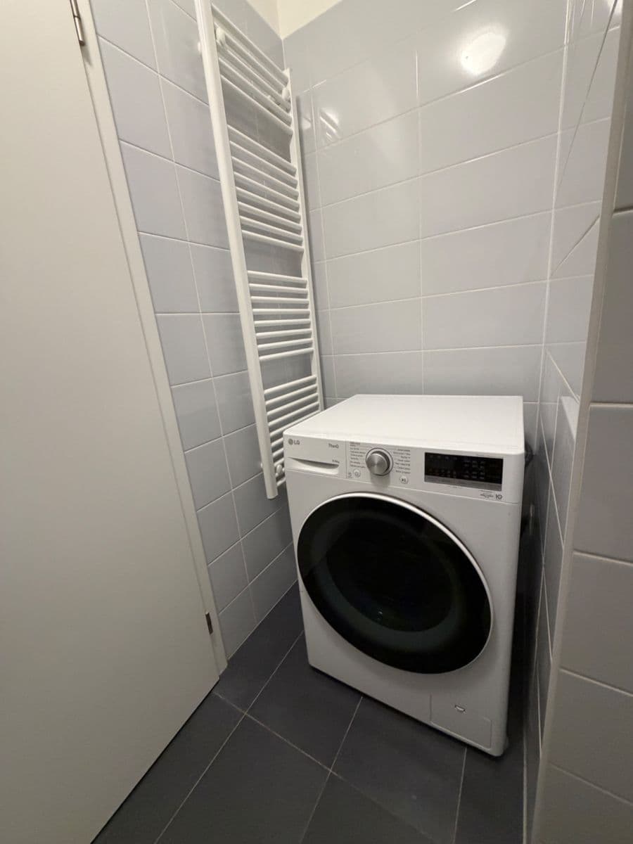 Prenájom bytu 2-izbový 58 m², Zlochova, Praha, Praha Prenájom bytu 2-izbový 58 m², Zlochova, Praha, Praha