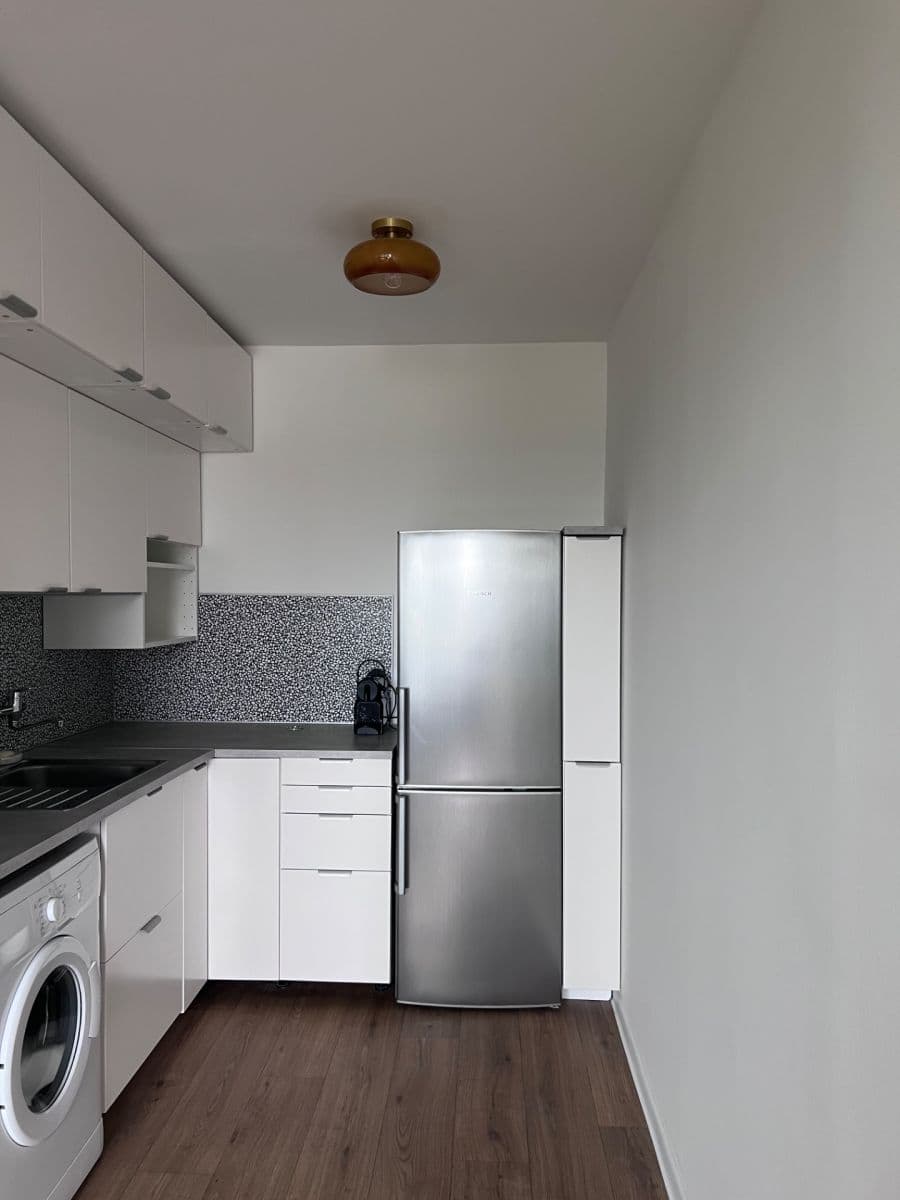 Prenájom bytu 2-izbový 41 m², Strašnická, Praha, Praha Prenájom bytu 2-izbový 41 m², Strašnická, Praha, Praha