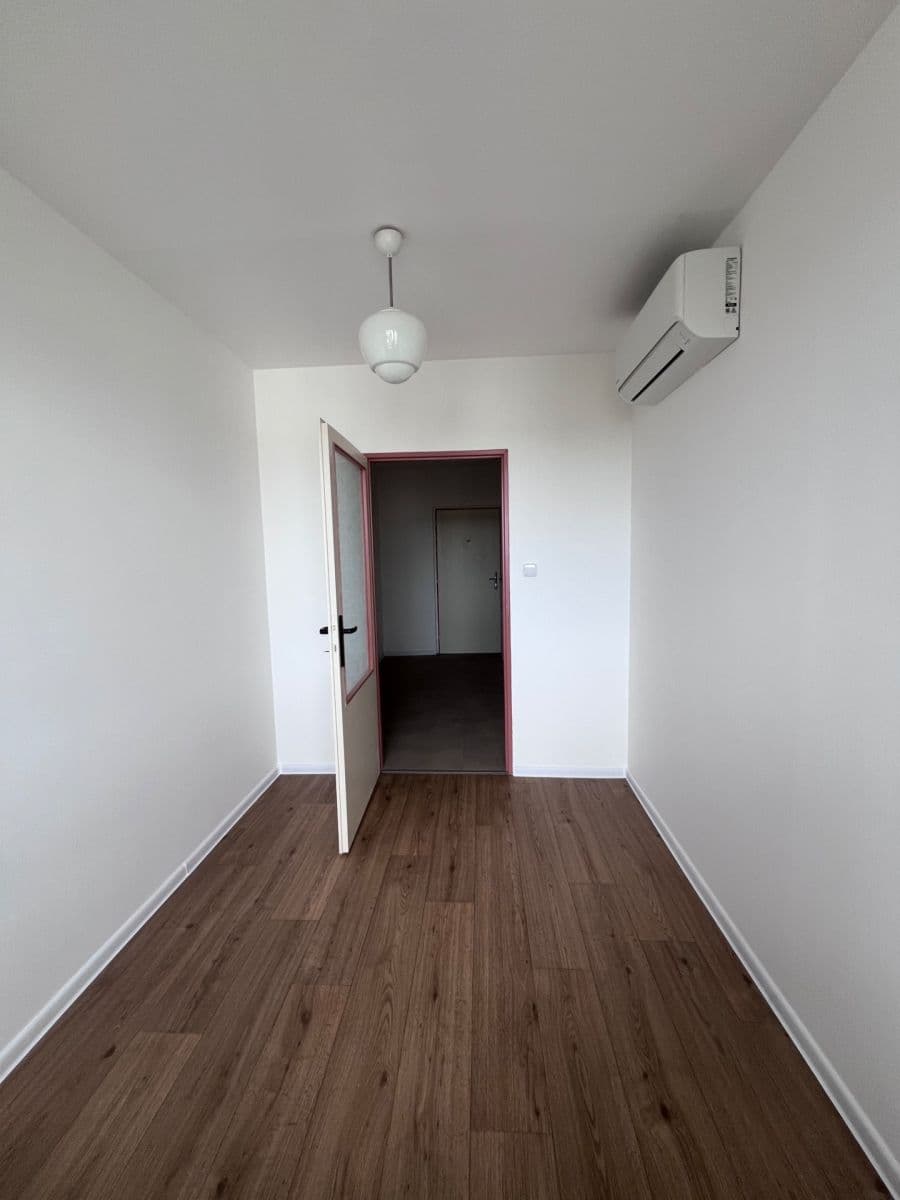 Prenájom bytu 2-izbový 41 m², Strašnická, Praha, Praha Prenájom bytu 2-izbový 41 m², Strašnická, Praha, Praha