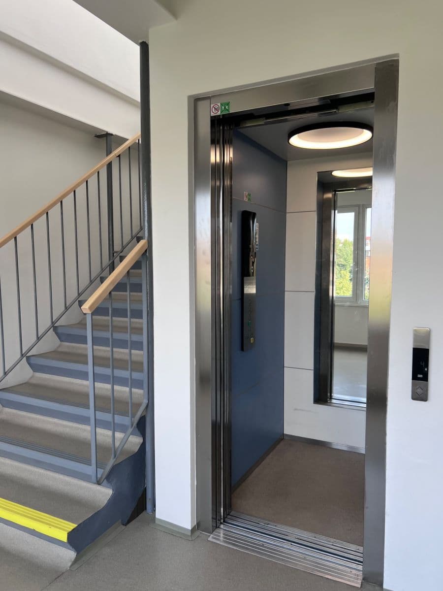 Prenájom bytu 2-izbový 41 m², Strašnická, Praha, Praha Prenájom bytu 2-izbový 41 m², Strašnická, Praha, Praha