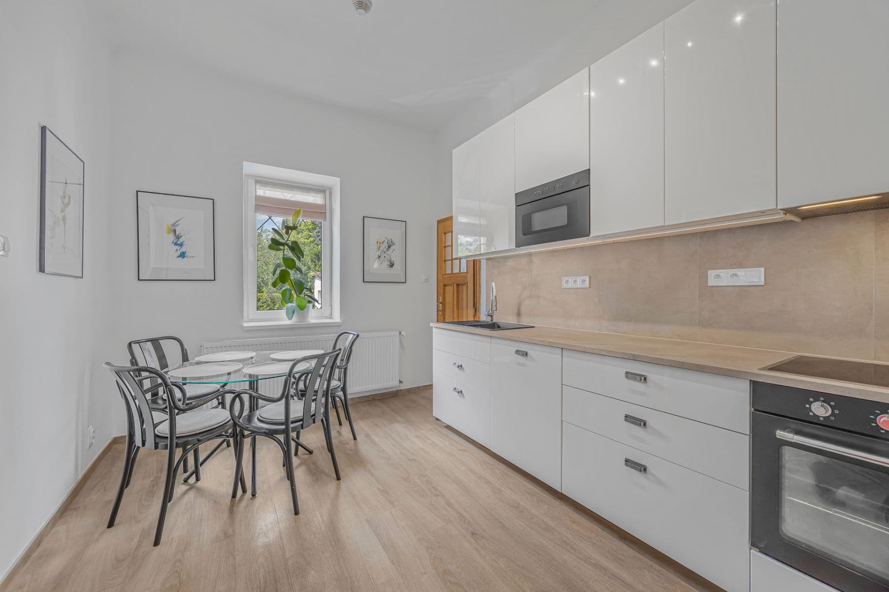 Prenájom bytu 3-izbový 116 m², Slavětínská, Praha, Praha Prenájom bytu 3-izbový 116 m², Slavětínská, Praha, Praha