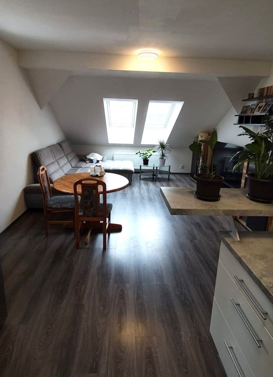 Prenájom bytu 2-izbový 57 m², Hlávkova, Přeštice, Plzeňský kraj Prenájom bytu 2-izbový 57 m², Hlávkova, Přeštice, Plzeňský kraj