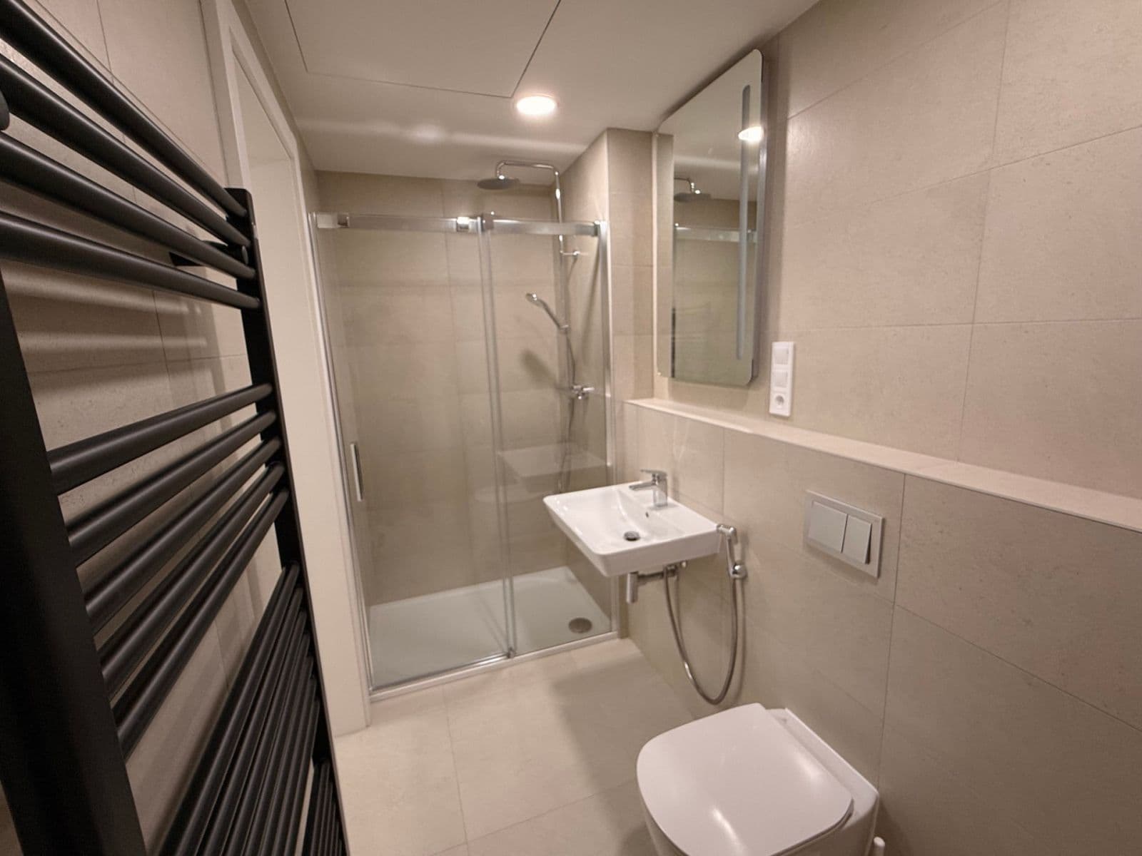 Prenájom bytu 1-izbový 34 m², Roháčova, Praha, Praha Prenájom bytu 1-izbový 34 m², Roháčova, Praha, Praha