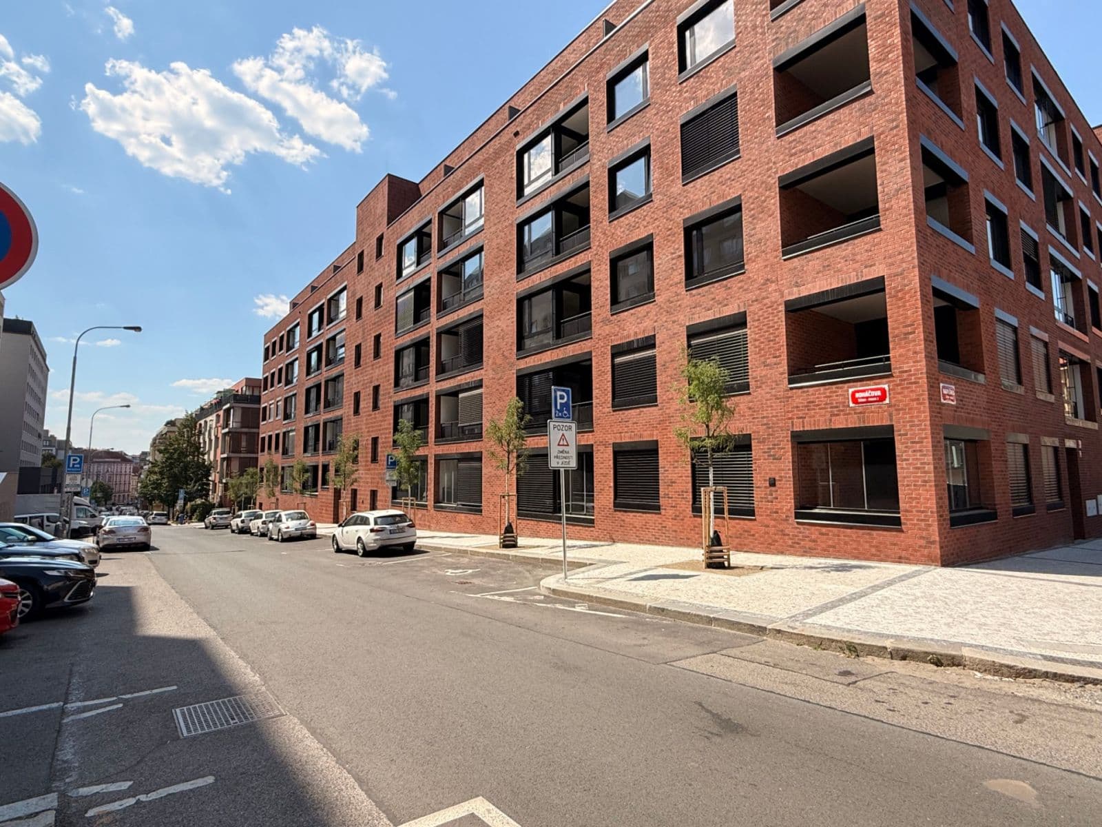 Prenájom bytu 1-izbový 34 m², Roháčova, Praha, Praha Prenájom bytu 1-izbový 34 m², Roháčova, Praha, Praha
