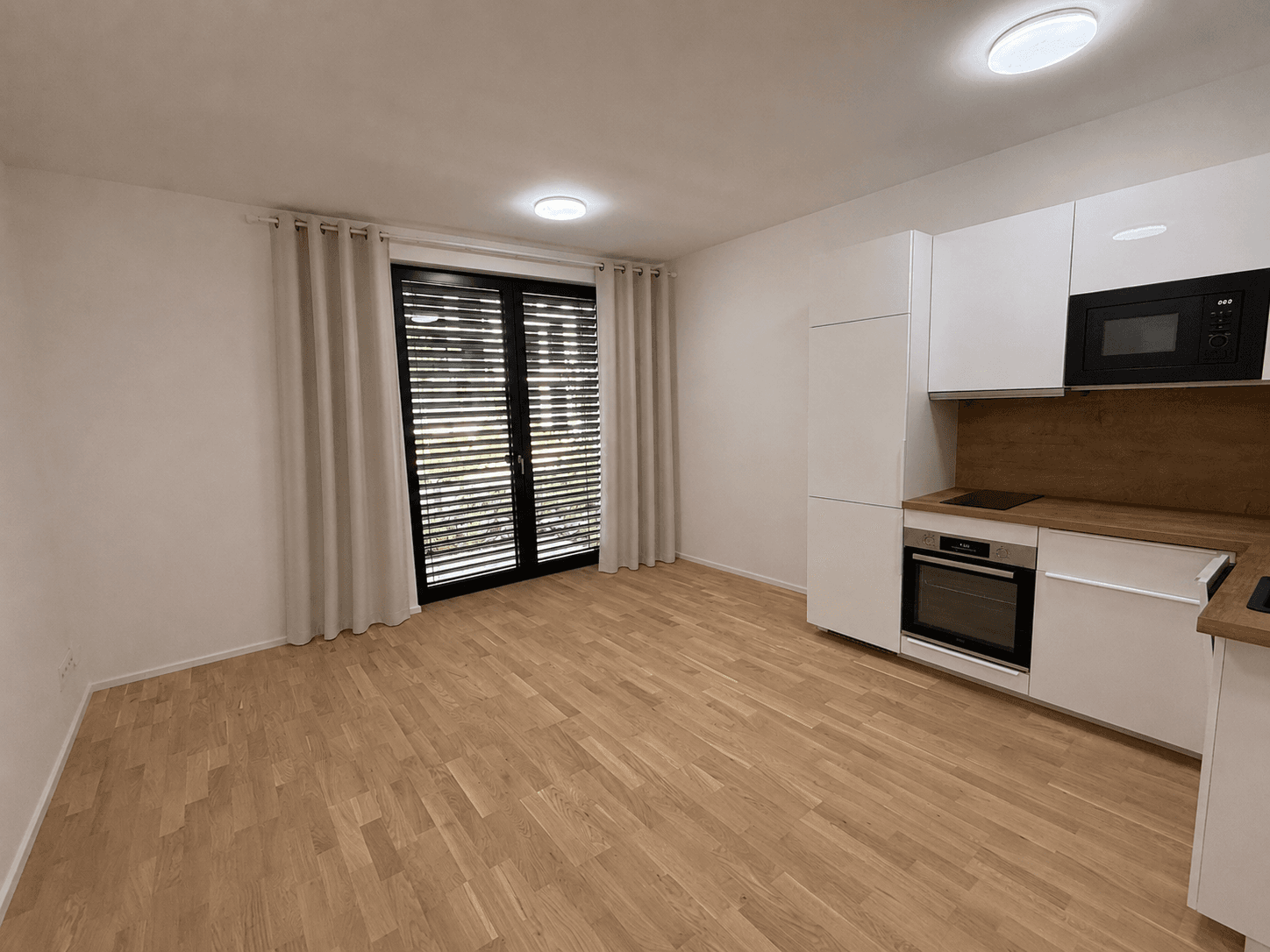 Prenájom bytu 1-izbový 34 m², Roháčova, Praha, Praha Prenájom bytu 1-izbový 34 m², Roháčova, Praha, Praha