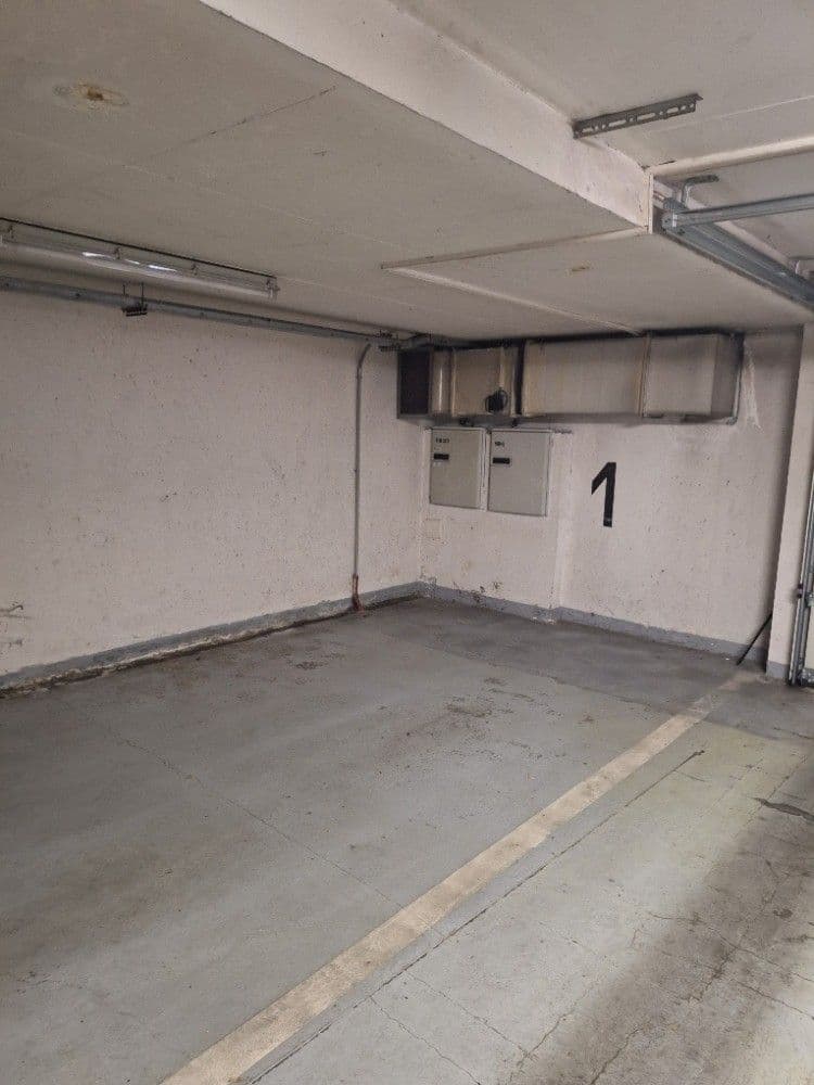 Prenájom garáže 15 m², Pod Parukářkou, Praha, Praha Prenájom garáže 15 m², Pod Parukářkou, Praha, Praha