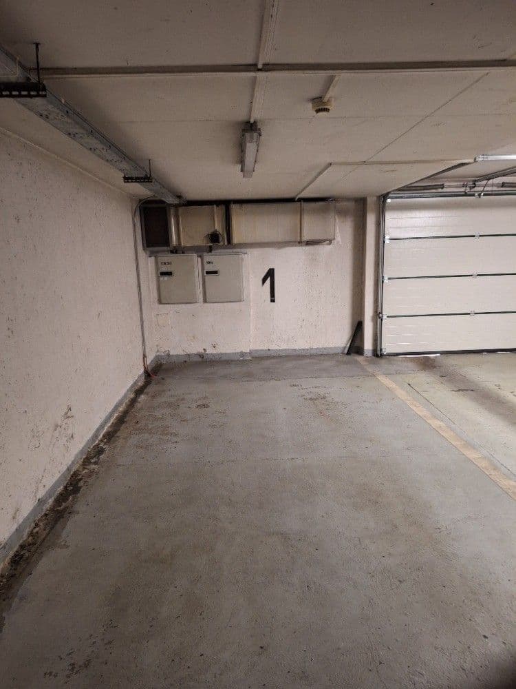 Prenájom garáže 15 m², Pod Parukářkou, Praha, Praha Prenájom garáže 15 m², Pod Parukářkou, Praha, Praha