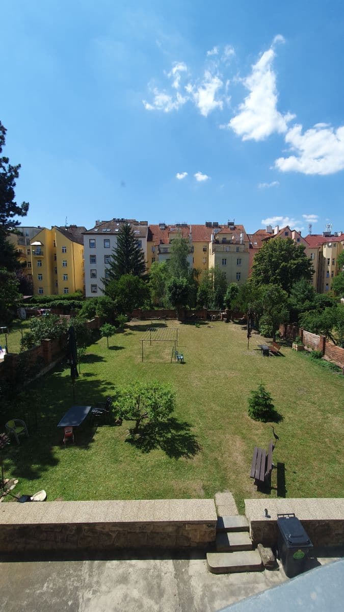 Prenájom bytu 2-izbový 70 m², Vrchlického, Plzeň, Plzeňský kraj Prenájom bytu 2-izbový 70 m², Vrchlického, Plzeň, Plzeňský kraj