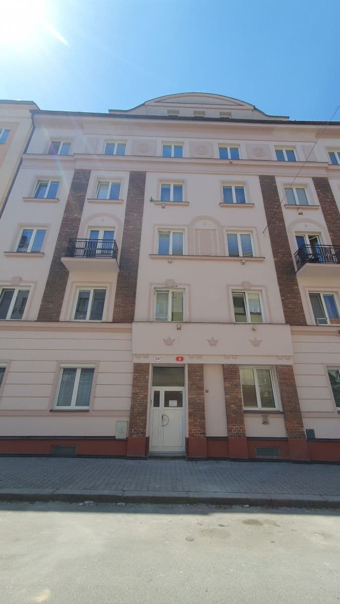 Prenájom bytu 2-izbový 70 m², Vrchlického, Plzeň, Plzeňský kraj Prenájom bytu 2-izbový 70 m², Vrchlického, Plzeň, Plzeňský kraj