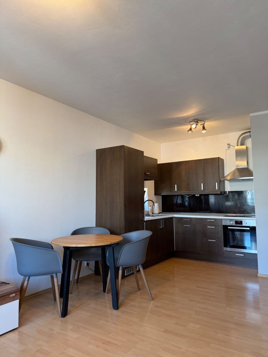 Prenájom bytu 2-izbový 54 m², Vladycká, Praha, Praha Prenájom bytu 2-izbový 54 m², Vladycká, Praha, Praha