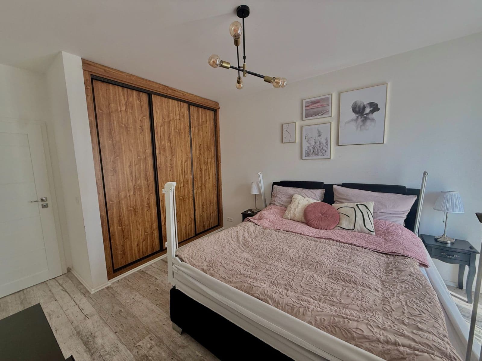 Predaj bytu 3-izbový 110 m², Lomená, Zbuzany, Středočeský kraj Predaj bytu 3-izbový 110 m², Lomená, Zbuzany, Středočeský kraj