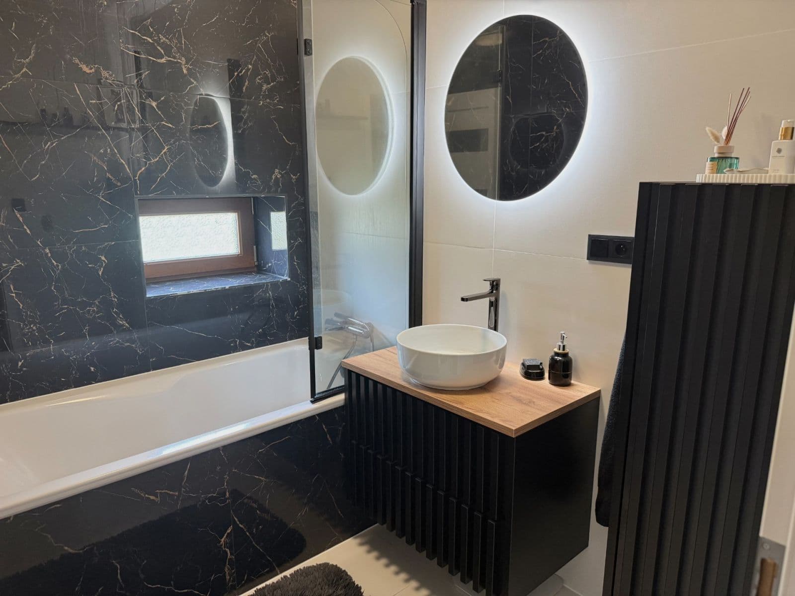 Predaj bytu 3-izbový 110 m², Lomená, Zbuzany, Středočeský kraj Predaj bytu 3-izbový 110 m², Lomená, Zbuzany, Středočeský kraj