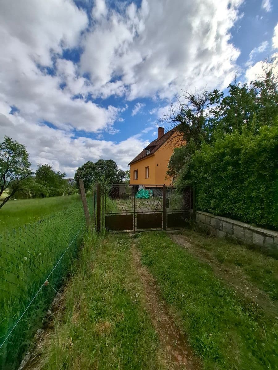 Predaj domu 178 m², pozemok 1.514 m², Nalžovice, Středočeský kraj Predaj domu 178 m², pozemok 1.514 m², Nalžovice, Středočeský kraj