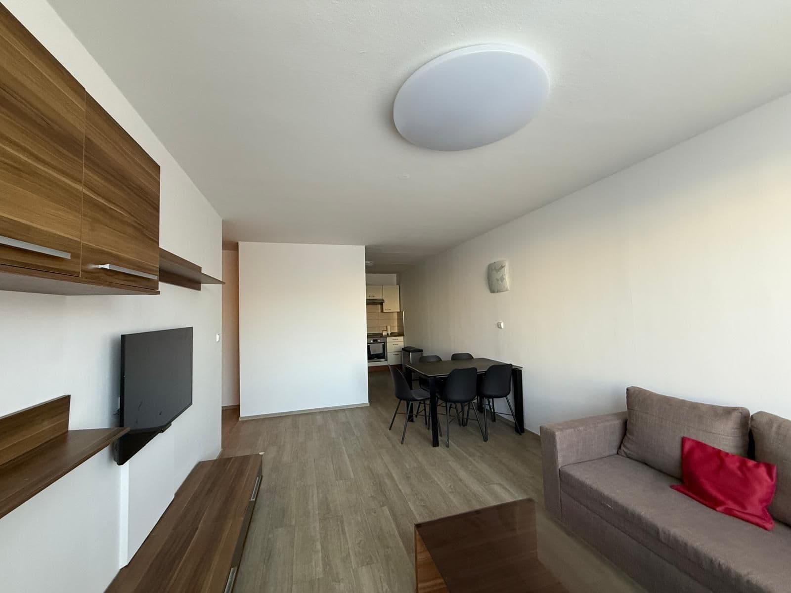 Prenájom bytu 3-izbový 70 m², Pod Jarovem, Praha, Praha Prenájom bytu 3-izbový 70 m², Pod Jarovem, Praha, Praha