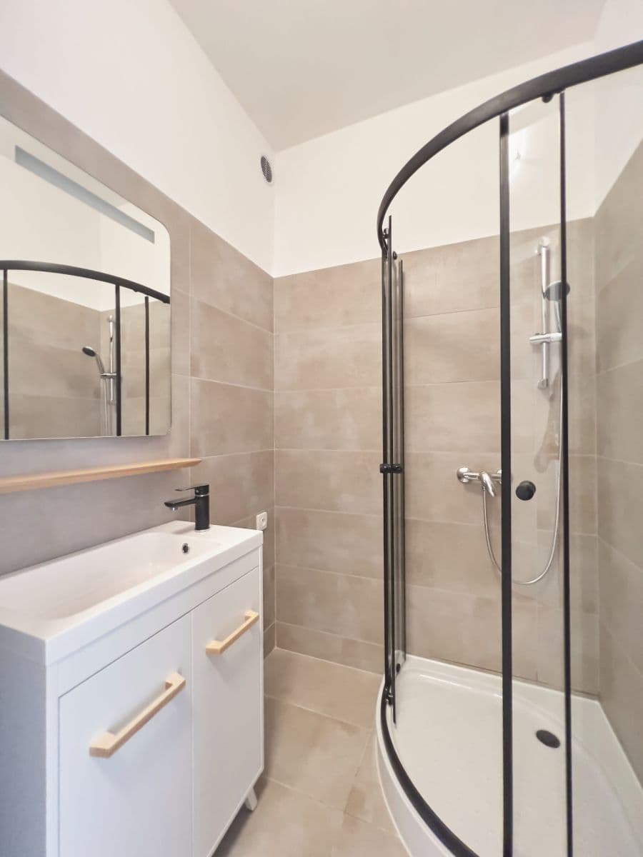 Prenájom bytu 2-izbový 55 m², Kopernikova, Třinec, Moravskoslezský kraj Prenájom bytu 2-izbový 55 m², Kopernikova, Třinec, Moravskoslezský kraj