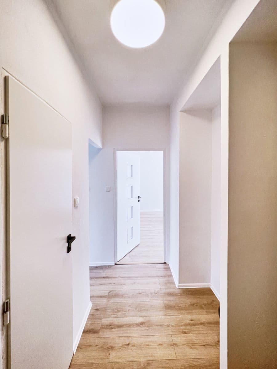 Prenájom bytu 2-izbový 55 m², Kopernikova, Třinec, Moravskoslezský kraj Prenájom bytu 2-izbový 55 m², Kopernikova, Třinec, Moravskoslezský kraj