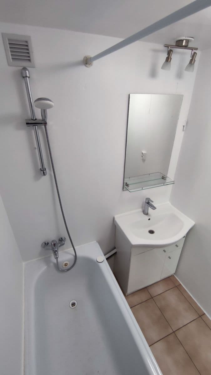Prenájom bytu 2-izbový 54 m², Okružní, Prostějov, Olomoucký kraj Prenájom bytu 2-izbový 54 m², Okružní, Prostějov, Olomoucký kraj