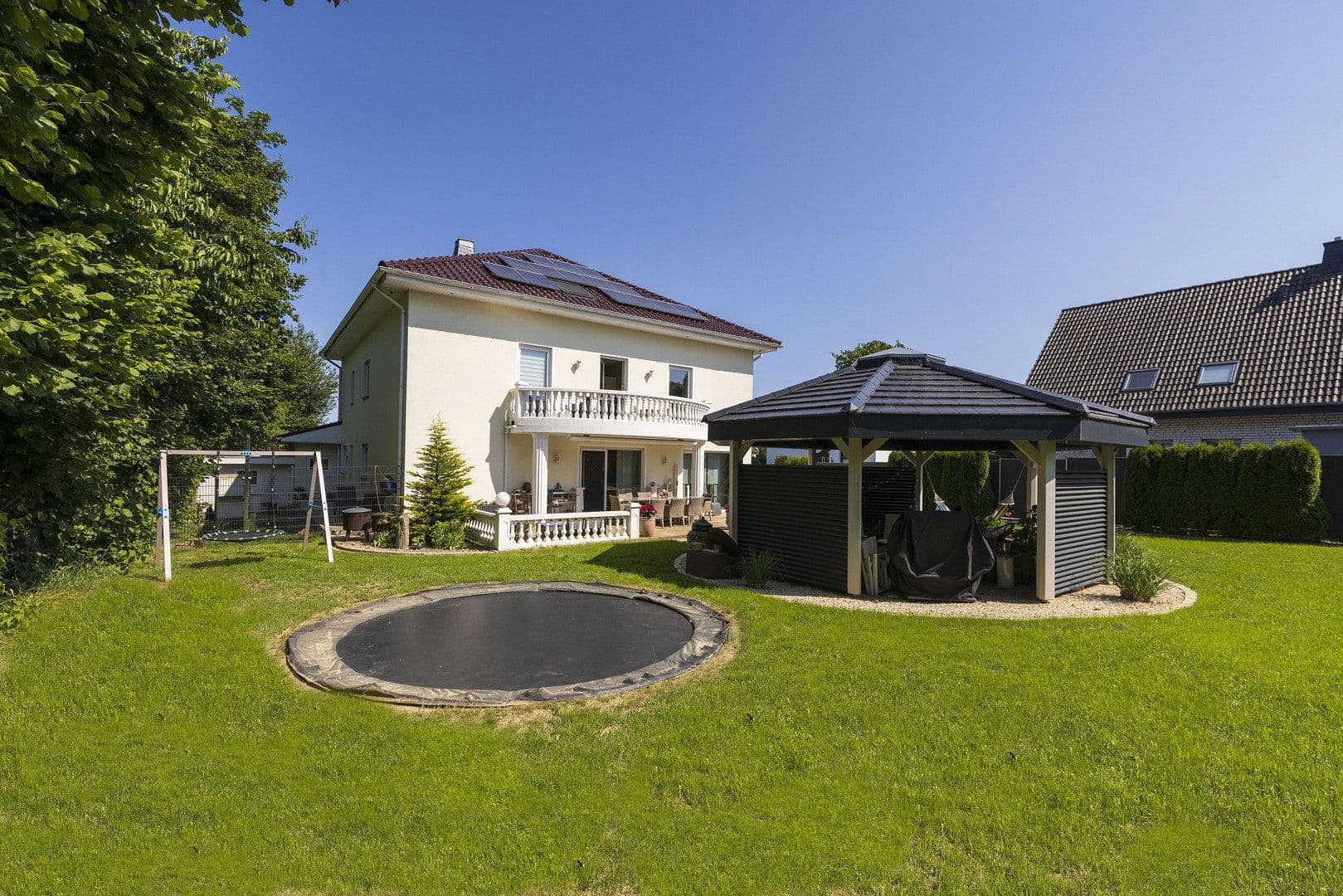 Predaj domu 367 m², pozemok 950 m², Hiddenhausen, Severné Porýnie - Westfálsko Predaj domu 367 m², pozemok 950 m², Hiddenhausen, Severné Porýnie - Westfálsko