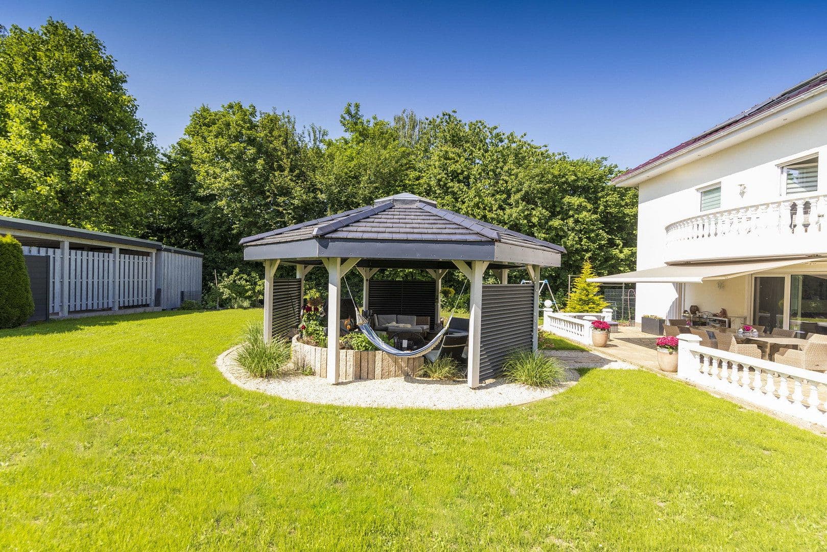 Predaj domu 367 m², pozemok 950 m², Hiddenhausen, Severné Porýnie - Westfálsko Predaj domu 367 m², pozemok 950 m², Hiddenhausen, Severné Porýnie - Westfálsko
