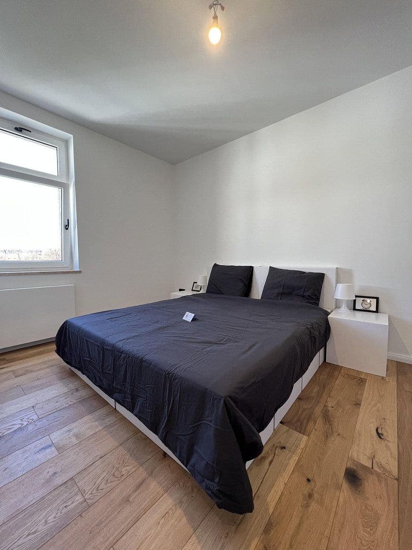 Prenájom bytu 4-izbový 96 m², Barbarossastraße 86, Chemnitz, Sasko Prenájom bytu 4-izbový 96 m², Barbarossastraße 86, Chemnitz, Sasko