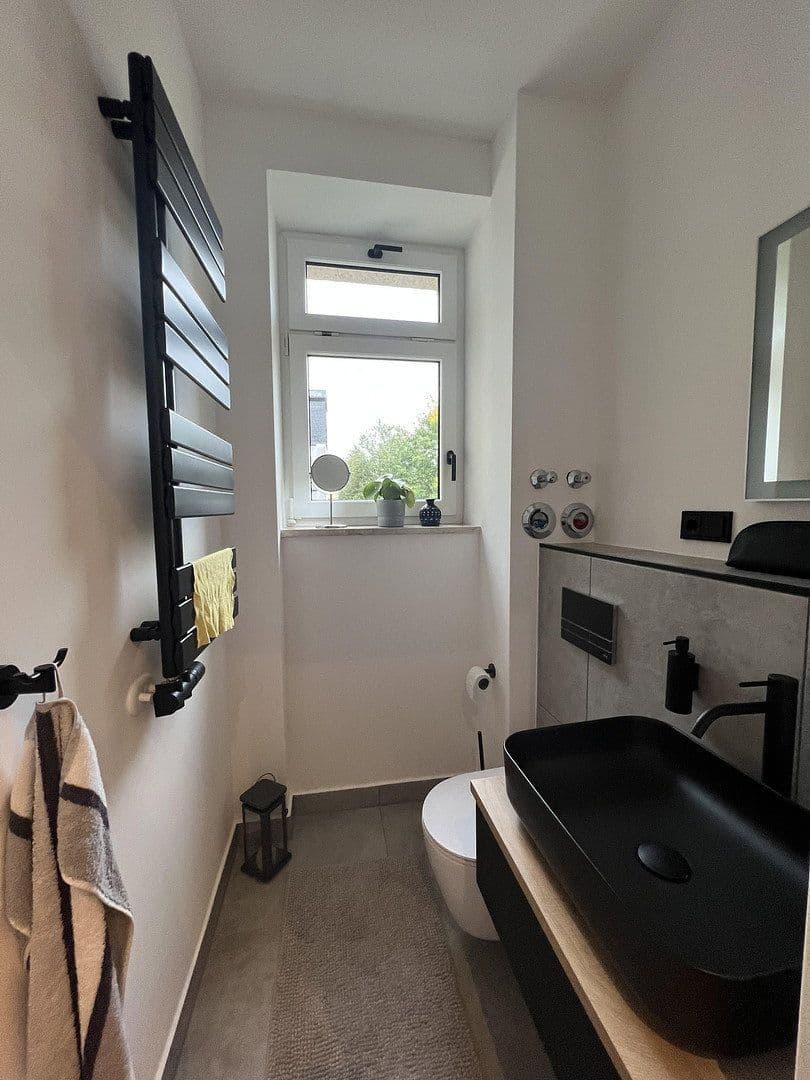 Prenájom bytu 4-izbový 96 m², Barbarossastraße 86, Chemnitz, Sasko Prenájom bytu 4-izbový 96 m², Barbarossastraße 86, Chemnitz, Sasko
