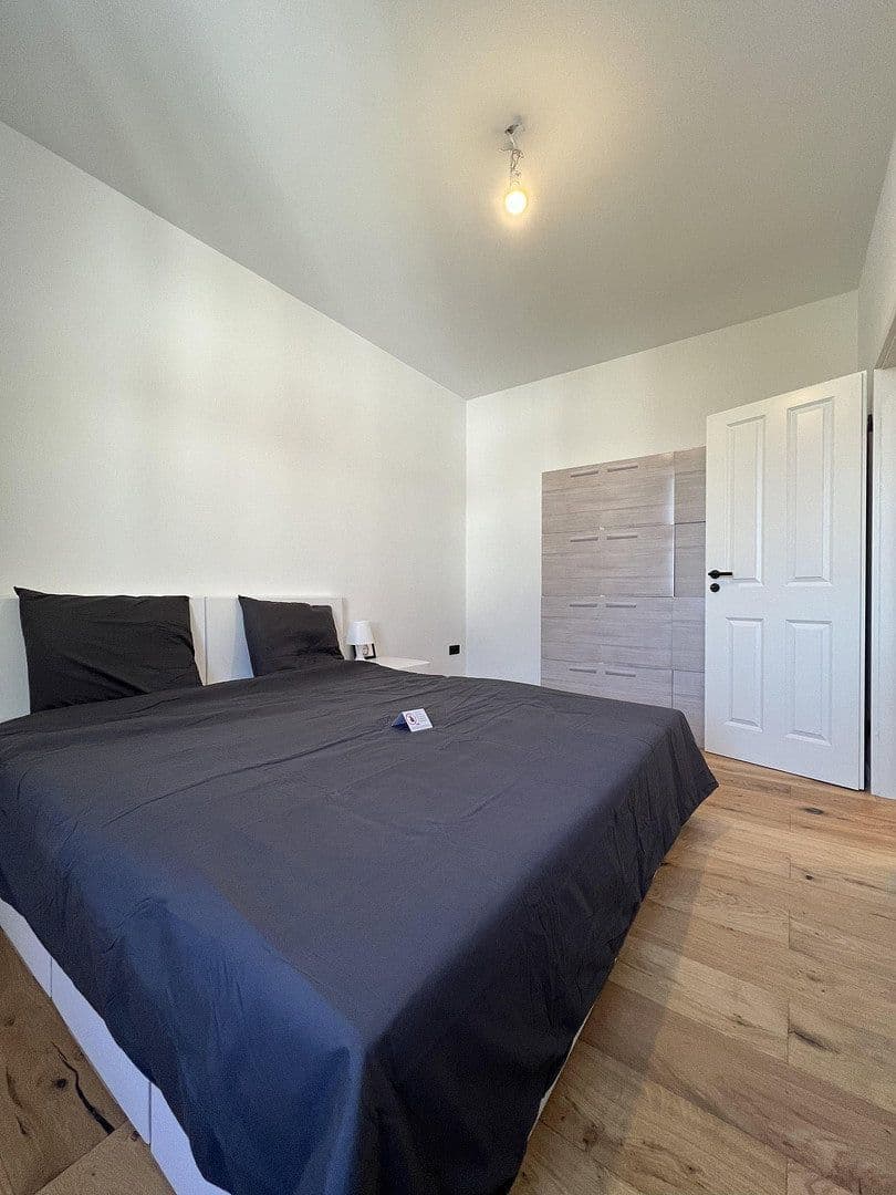 Prenájom bytu 4-izbový 96 m², Barbarossastraße 86, Chemnitz, Sasko Prenájom bytu 4-izbový 96 m², Barbarossastraße 86, Chemnitz, Sasko