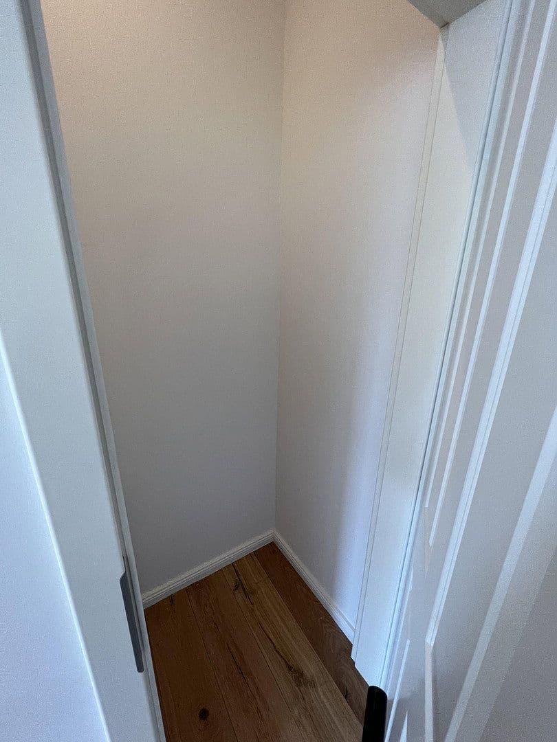Prenájom bytu 4-izbový 96 m², Barbarossastraße 86, Chemnitz, Sasko Prenájom bytu 4-izbový 96 m², Barbarossastraße 86, Chemnitz, Sasko