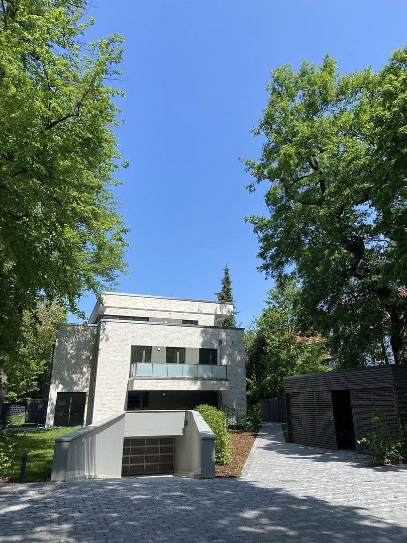 Prenájom bytu 4-izbový 149 m², Uhlenhorster Weg 31A, Hamburg, Hamburg Prenájom bytu 4-izbový 149 m², Uhlenhorster Weg 31A, Hamburg, Hamburg