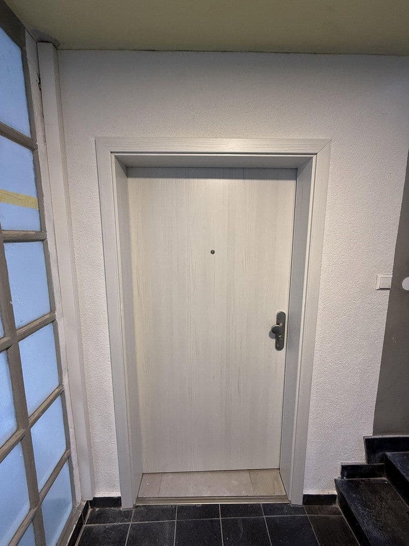Prenájom bytu 4-izbový 95 m², Karlsruhe, Bádensko-Wurttembersko Prenájom bytu 4-izbový 95 m², Karlsruhe, Bádensko-Wurttembersko