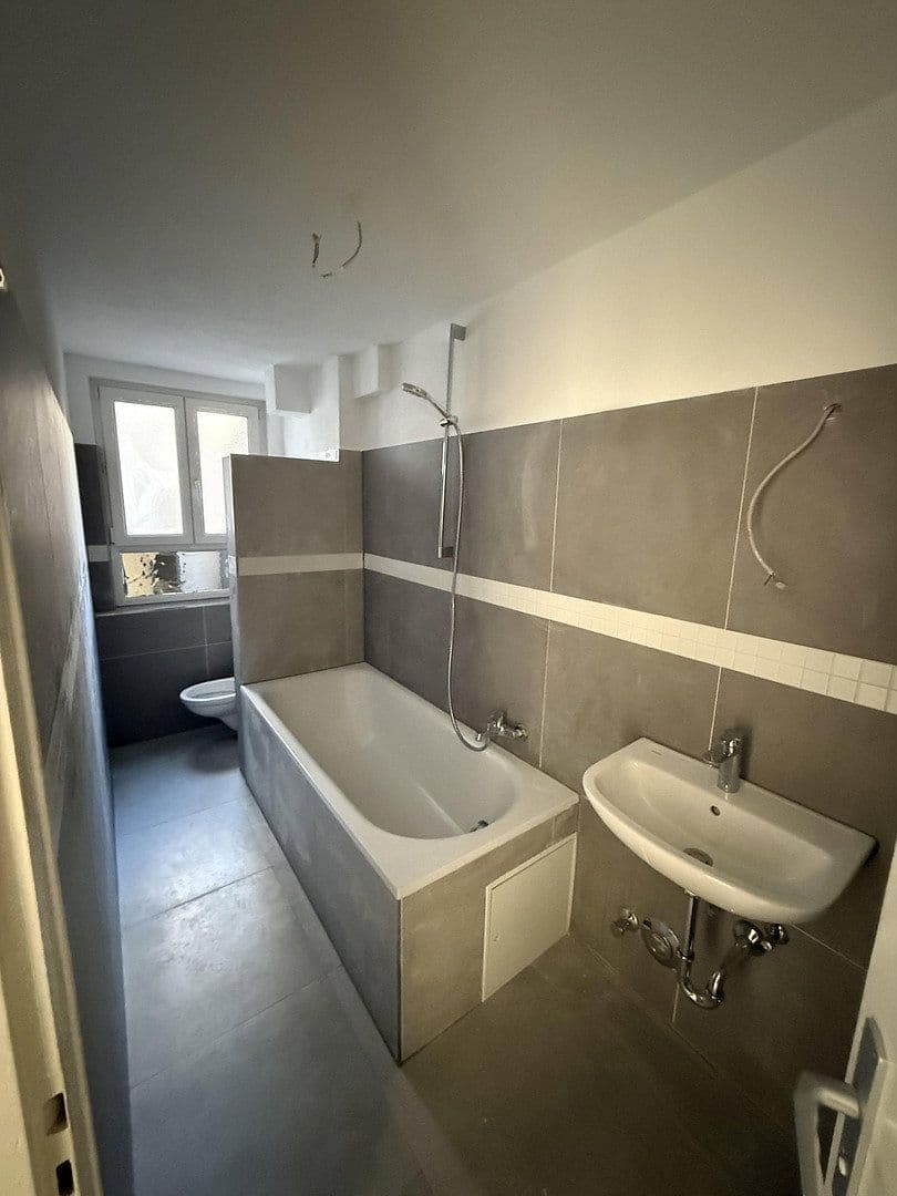 Prenájom bytu 4-izbový 95 m², Karlsruhe, Bádensko-Wurttembersko Prenájom bytu 4-izbový 95 m², Karlsruhe, Bádensko-Wurttembersko
