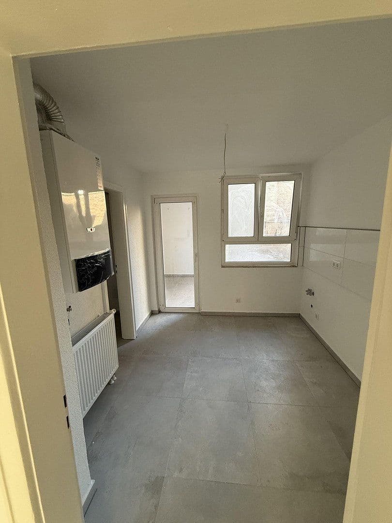 Prenájom bytu 4-izbový 95 m², Karlsruhe, Bádensko-Wurttembersko Prenájom bytu 4-izbový 95 m², Karlsruhe, Bádensko-Wurttembersko