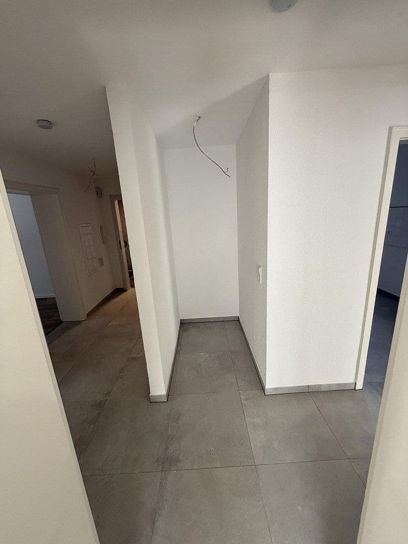 Prenájom bytu 4-izbový 95 m², Karlsruhe, Bádensko-Wurttembersko Prenájom bytu 4-izbový 95 m², Karlsruhe, Bádensko-Wurttembersko