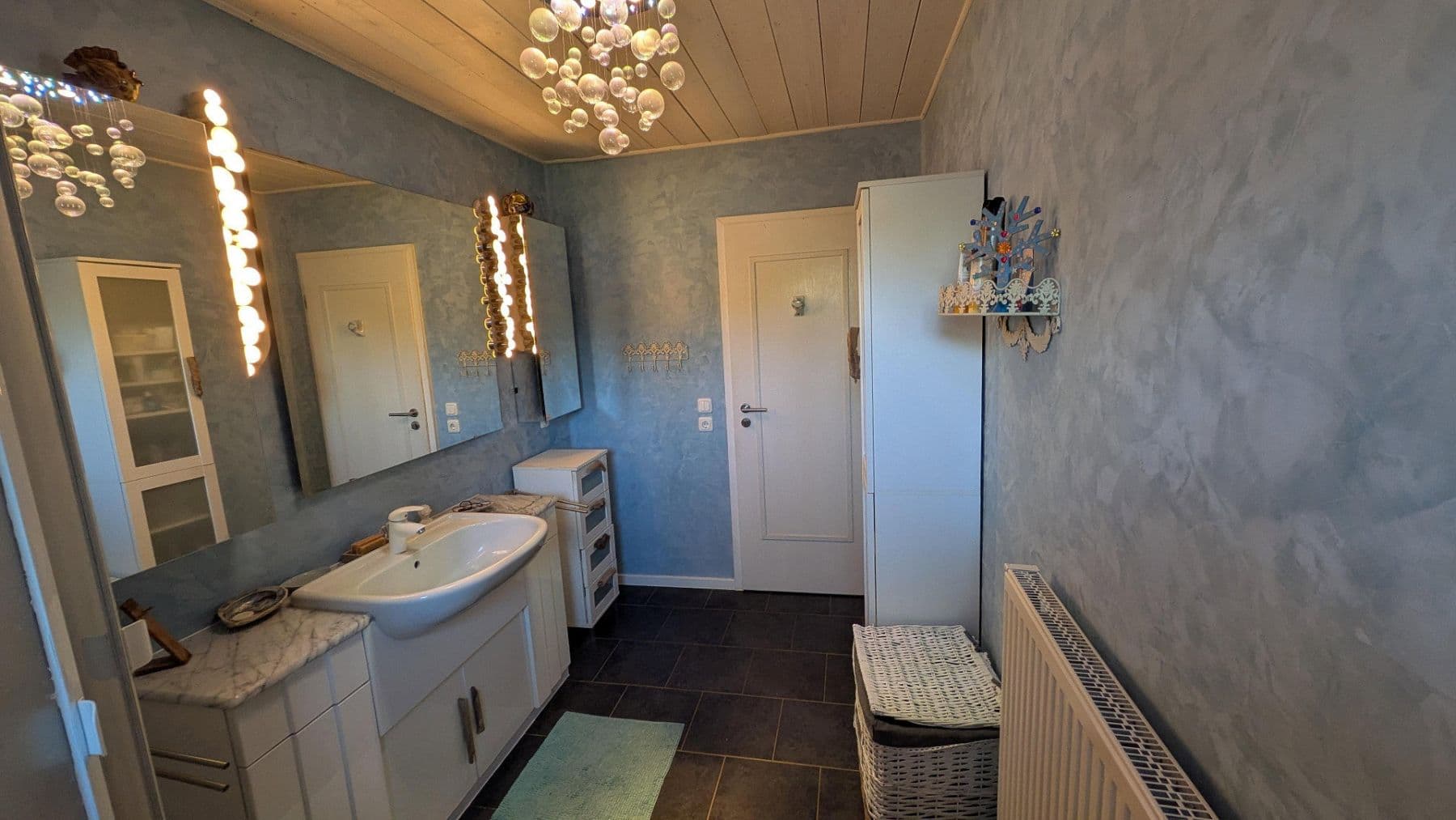 Predaj domu 207 m², pozemok 1.091 m², Chemnitz, Sasko Predaj domu 207 m², pozemok 1.091 m², Chemnitz, Sasko