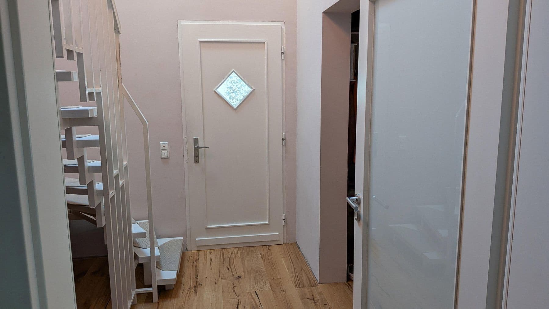 Predaj domu 207 m², pozemok 1.091 m², Chemnitz, Sasko Predaj domu 207 m², pozemok 1.091 m², Chemnitz, Sasko